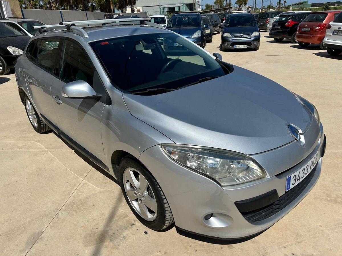 RENAULT MEGANE DYNAMIQUE 1.5 DCI ESTATE SPANISH LHD IN SPAIN 124000 MILES 2011